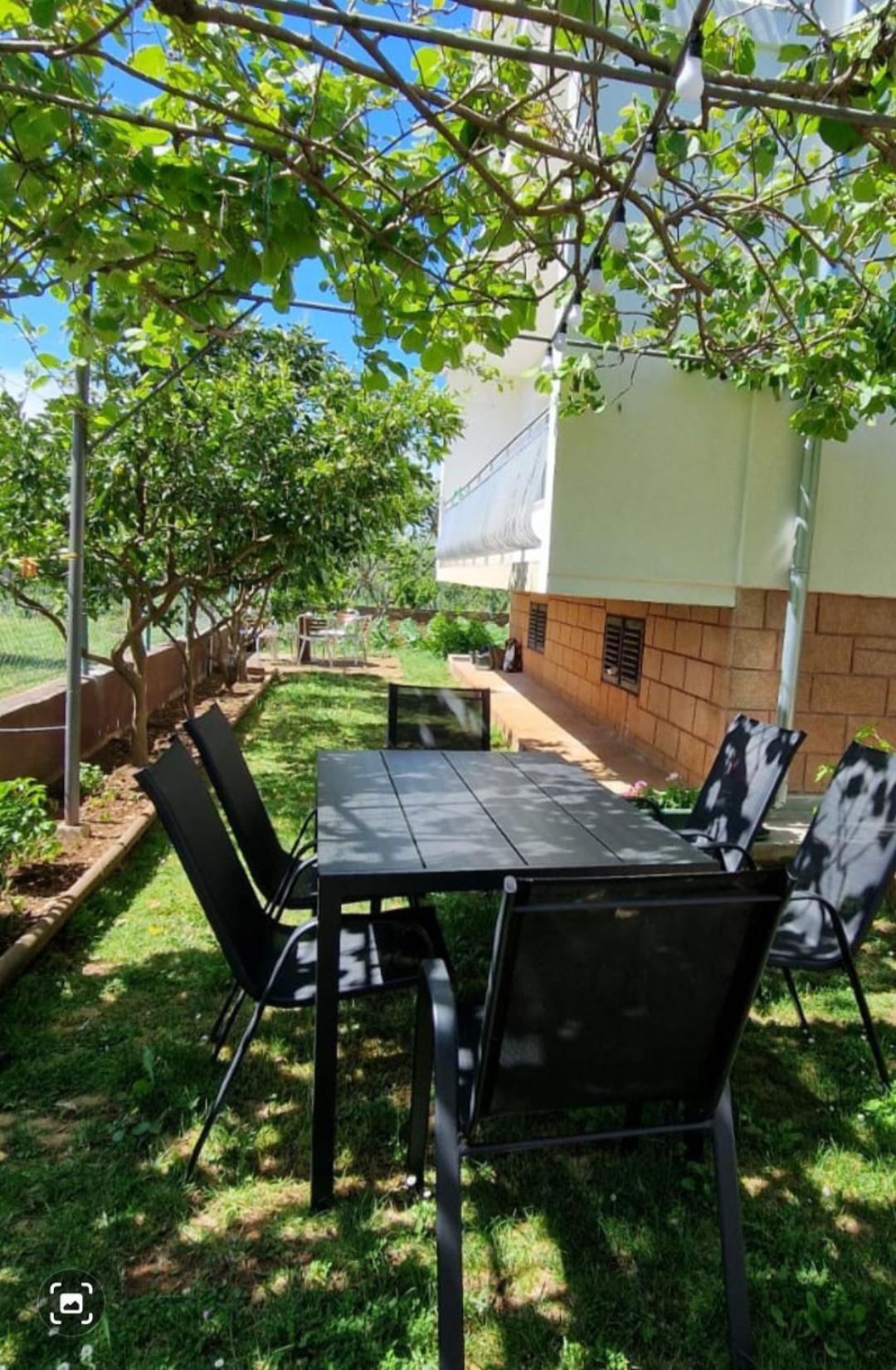 Apartmani Zinda Sukošan Екстериор снимка
