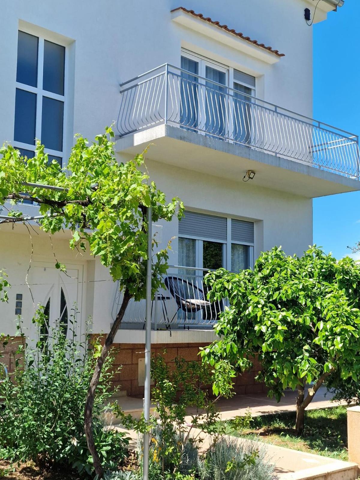 Apartmani Zinda Sukošan Екстериор снимка